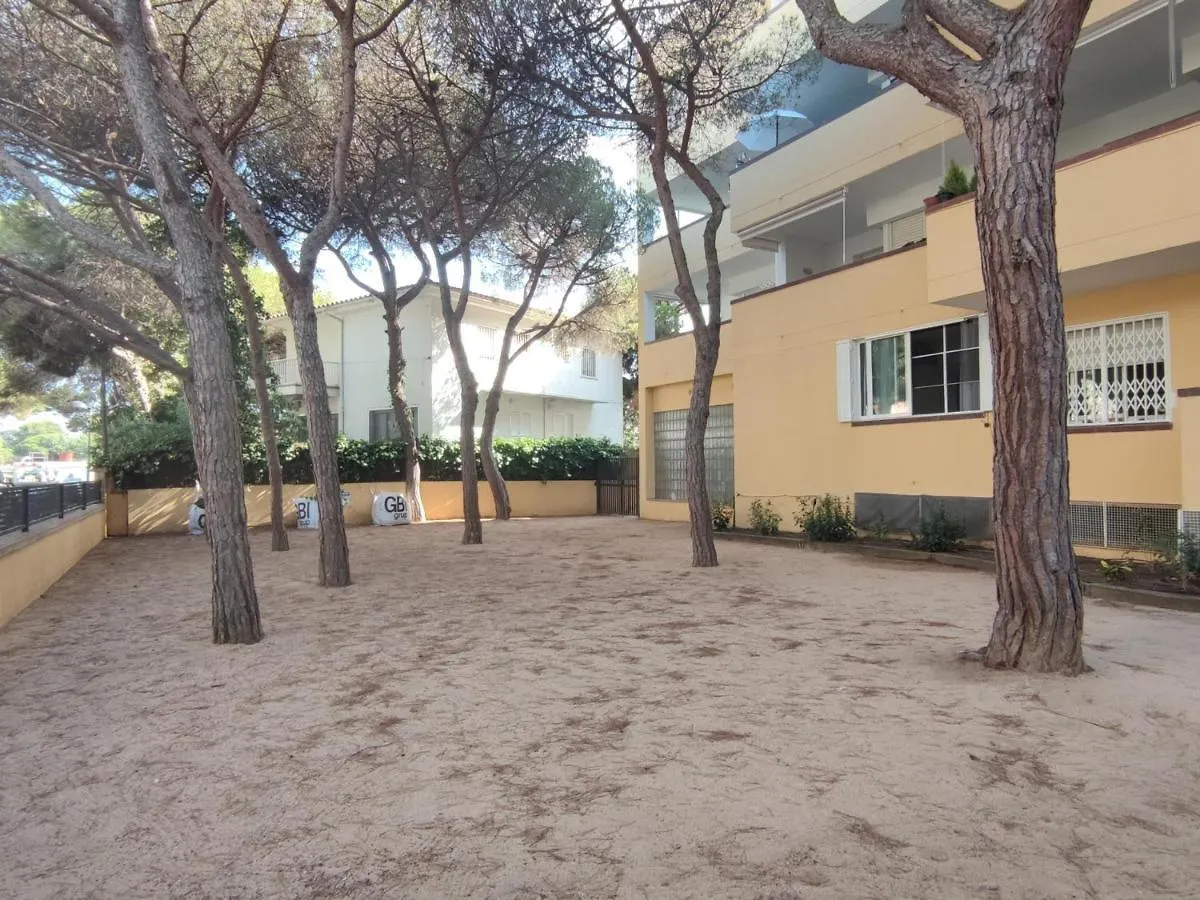 Apartamento Renovado Junto A La Playa En Platja D'Aro: 2 Habitaciones, Balcon Y Comodidades Cercanas - Es-209-73 Apartman